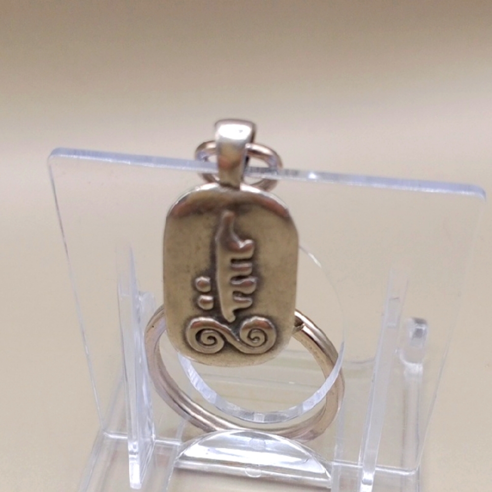Silver Vintage-Inspired Necklace with Ornate Design